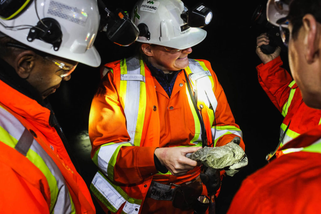 Gold Fields приостанавливает подземные работы на проекте Windfall в Квебеке после истечения разрешения