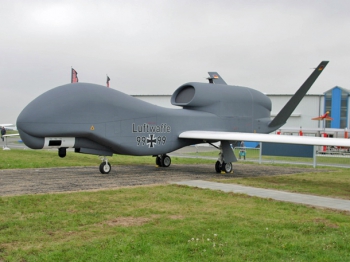 Немецкий Euro Hawk стоит 1,6 млрд долларов США Германия поможет Украине закрыть границу с Россией