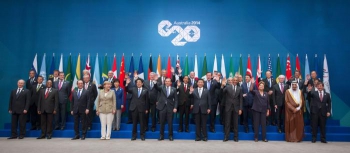 Президента России поставили фотографироваться на самом краю снимка Путин может покинуть саммит большой двадцатки уже сегодня