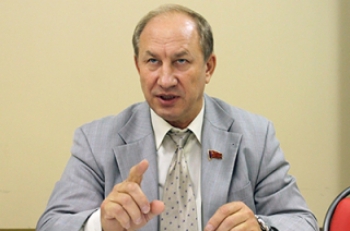 Валерий Рашкин призвал выдворить из России беглых украинских политиков Россия должна выдать Украине всех беглых политиков, кроме Януковича – КПРФ