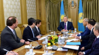 Нурсултан Назарбаев встретился с президентом «Бомбардьер» Пьером Бодуэном Нурсултан Назарбаев планирует создать авиакомпанию Эйр Казахстан