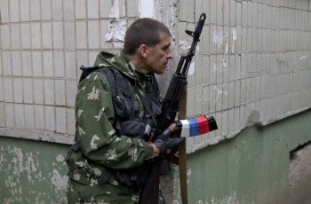Боец Луганского ополчения Между Луганской областью Украины и РФ границы больше нет