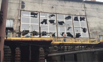 АКХЗ после артобстрела За последние несколько дней на Авдеевский КХЗ упало более 35 артиллеристских снарядов и мин