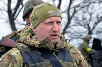 Секретарь СНБО Украины Турчинов командует наступлением на Новоазовск По данным СНБО Украины в Краматорске число погибших от артобстрела увеличилось до 15 человек
