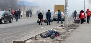 Погибший мариуполец от попадания РСЗО Град 24 января Human Rights Watch обвинила пророссийских сепаратистов в обстреле мирных жителей неуправляемыми ракетами