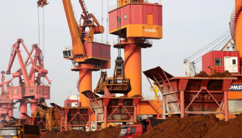 Спад импорта железной руды в Китай в апреле продолжился – Главное таможенное управление КНР 