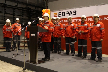 ЕВРАЗ готов приступить к промышленному производству первых российских рельсов с дифференцированным термоупрочнением ЕВРАЗ готов приступить к промышленному производству первых российских рельсов с дифференцированным термоупрочнением