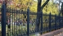 Особенности окрашивания забора из металла